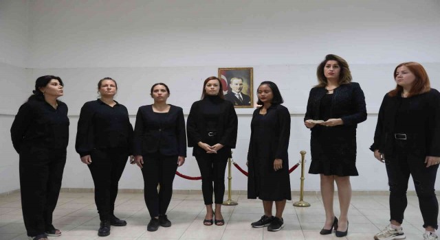Yerleşik yabancı kursiyerler 7 dilde Atatürkü andı