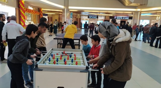Yeşilyurtta spor şenlikleri renkli anlara sahne oldu