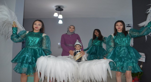 Yetim Ertuğrulun sünnet hayali gerçek oldu
