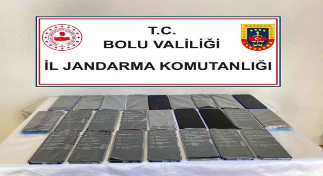 Yolcu otobüsünde 25 kaçak cep telefonu ele geçirildi