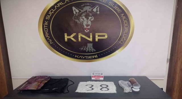 Yolcu otobüsüne uyuşturucu operasyonu: 2 gözaltı