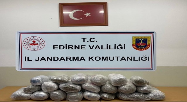 Yunanistandan Türkiyeye soktuğu 55 kilogram uyuşturucuyla yakalandı