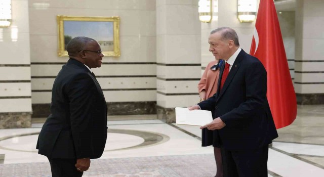Zambiya Büyükelçisi William Maipambe Sikazwe, Cumhurbaşkanı Erdoğana güven mektubu sundu