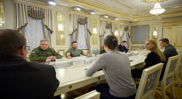 Zelenskiy: Rusyanın enerji sistemlerimizi vurması nedeniyle Avrupaya enerji akışını askıya aldık