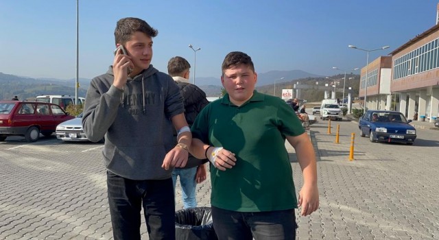 Zonguldakta gıda zehirlenmesi şüphesiyle 183 öğrenci hastaneye başvurdu