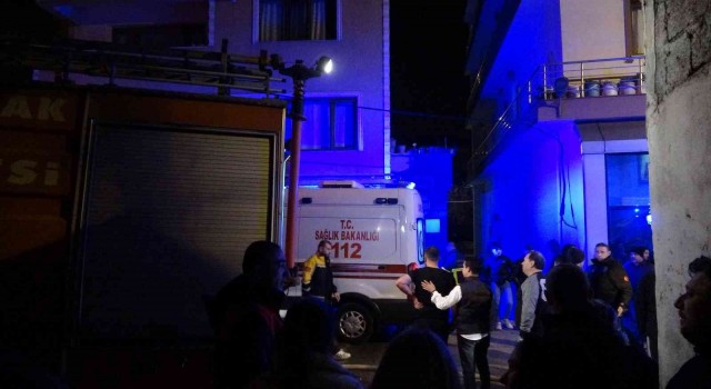 Zonguldakta üç katlı evde çıkan yangında 1 kişi hayatını kaybetti