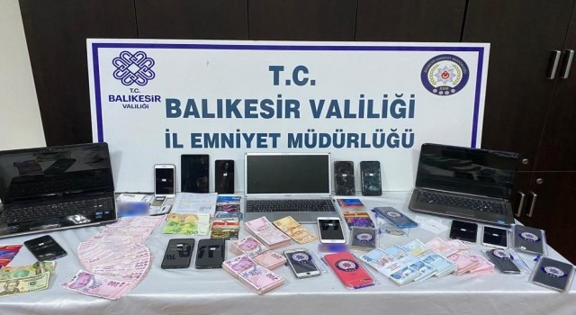 160 kişiyi 1 milyon lira dolandırdılar