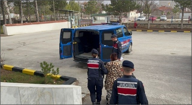 17 yıl hapis cezası bulunan hırsızlık şüphelisi Konyaya giderken yakalandı