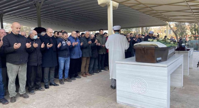 25 yaşında lösemiden ölen Kumsala gözü yaşlı veda