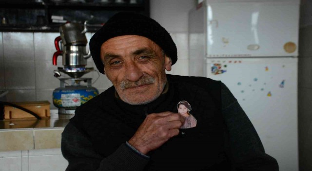 28 yıldır eşinin fotoğrafını cüzdanında taşıyor