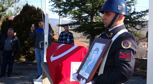 56 yıl sonra gözyaşlarıyla memleketi Boluda toprağa verildi