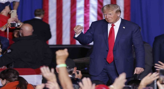 ABD'de 6 Ocak Komitesi, Trump'ın ifade vermesi için verdiği mahkeme celbini geri çekti