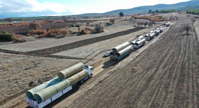 Acıpayamda sulama borularının montaj çalışmaları devam ediyor