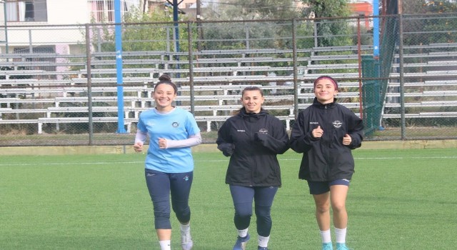 Adana Demirspor Kadın Futbol Kulübünde Antalyaspor maçı hazırlıkları