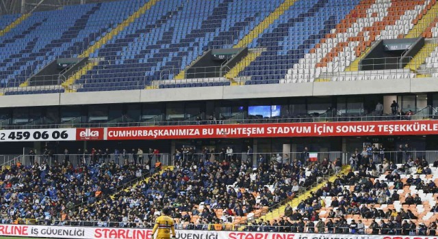 Adana Demirsporlu taraftarlar, Sampdoria maçında takımını yalnız bıraktı