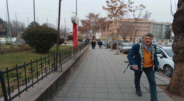 Afyonkarahisarda vatandaşlar dört gözle kar yağışını bekliyor