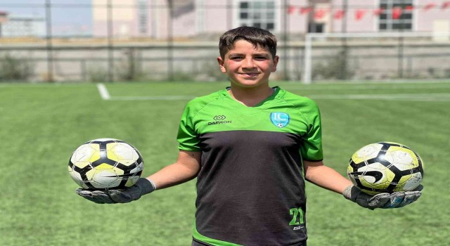 Ağrı U-14 futbol ligine Kaleci Kartal damga vurdu
