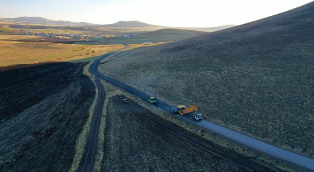 Ağrıda bin 156 kilometrelik köy yolu sıcak asfaltla buluştu