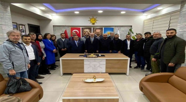 AK Parti Efelere 208 yeni üye katıldı
