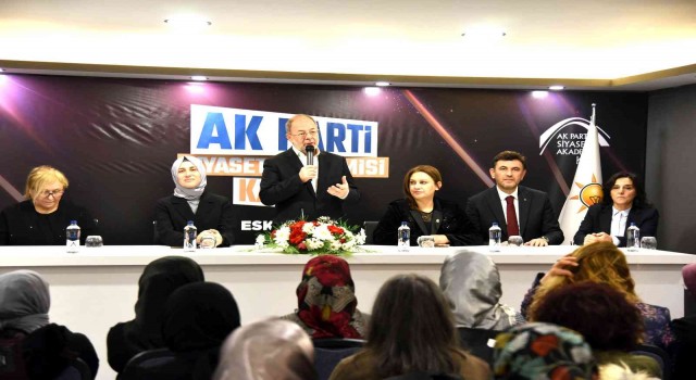 AK Parti Eskişehirde ‘Siyaset Akademisi Kadın programı gerçekleştirildi