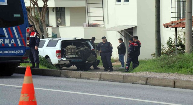 Akli dengesi yerinde olmayan kadın binaya 3 patlayıcı koydu