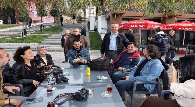 Alan, sahilde vatandaşlarla buluştu