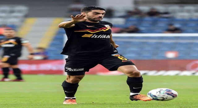 Ali Karimi ligdeki ilk golünü attı