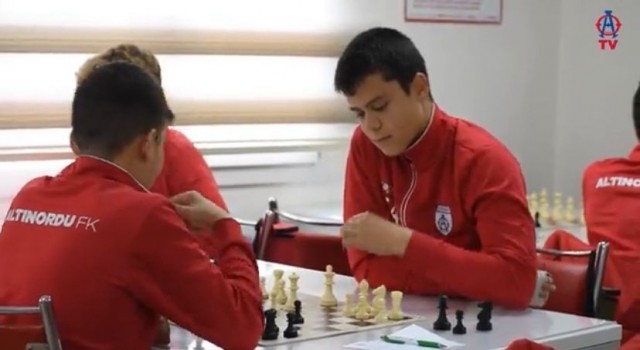 Altınordunun kalecisi, Satranç Şampiyonasına hazırlanıyor