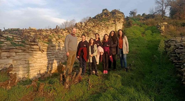 Altınovada geleceğin arkeologları iş başında