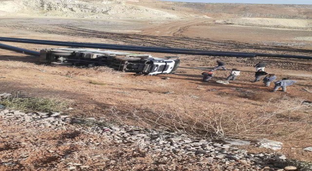 Ankarada çöp kamyonu devrildi: 1 ölü