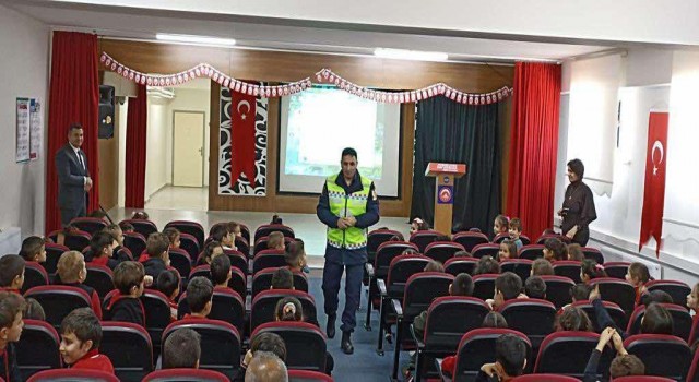 Ankarada jandarmadan okullarda trafik güvenliği eğitimi