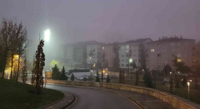Ankarada yoğun sis: Görüş mesafesi 10 metreye kadar düştü