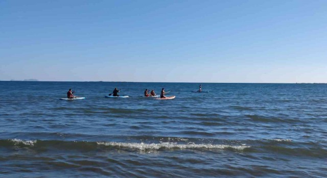Antalyada balık havuzunun patladığı söylentisi üzerine vatandaşlar sahile koştu