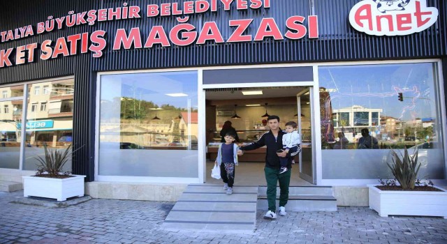 Antalyada Halk Et Satış Mağazalarından 3 yılda 1 milyon 84 bin 422 kg et ürünü satıldı