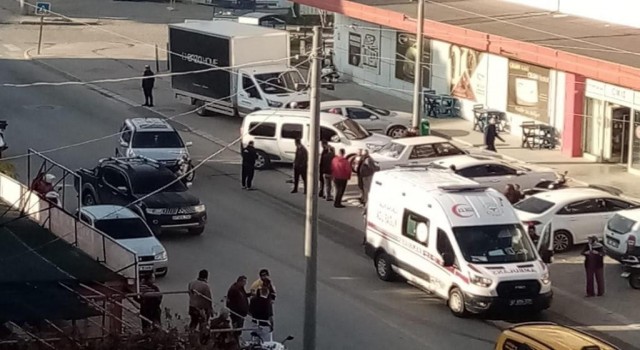Antalyada hasta almaya giden ambulans otomobille çarpıştı