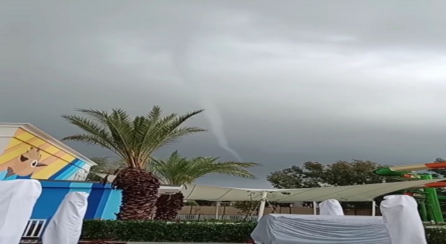 Antalyada korkutan hortum kamerada