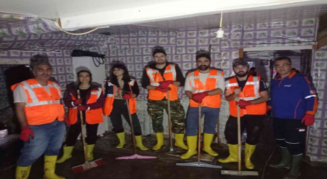 Antalyadaki sel felaketine, Aydındaki gönüllülerden yardım eli