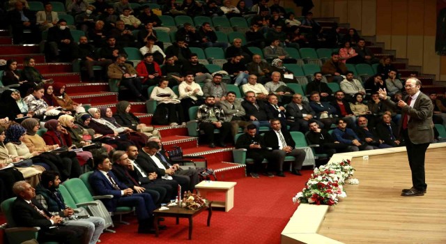 Araştırmacı-Yazar Prof. Dr. Kaplan ADÜde konferans verdi