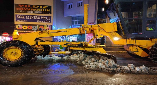 Ardahan Belediyesinden karla mücadele seferberliği