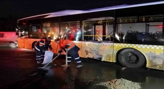 Arnavutköyde ters şeritten yola giren İETT otobüsü kazaya neden oldu: 14 yaralı