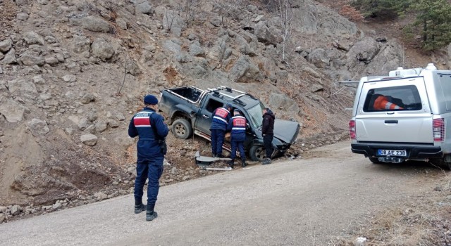 Artvinde kayıp kamyonet sürücüsünün cesedi kaza yerinden 2 kilometre uzakta bulundu