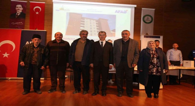 Artvinin Borçka ilçesinde 44 afet konutunun anahtar teslim töreni yapıldı