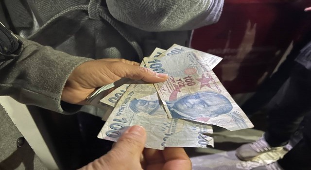 ATMden para çekenler gözlerine inanamadı