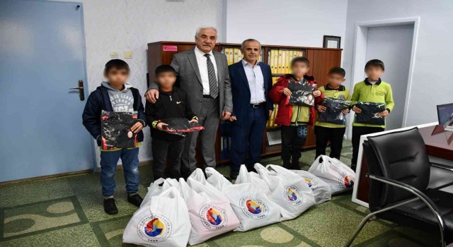ATSOnun kıyafet yardımı devam ediyor