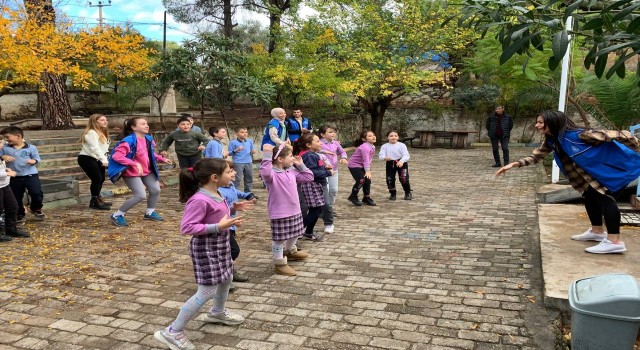 Aydın Gençlik Merkezi, çocuk ve gençlere yönelik faaliyetlerini sürdürüyor