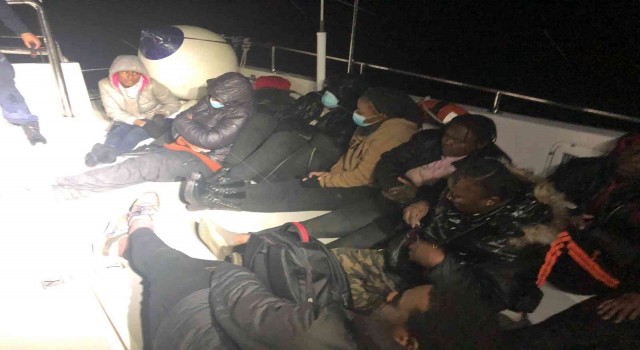 Aydında 16 düzensiz göçmen kurtarıldı