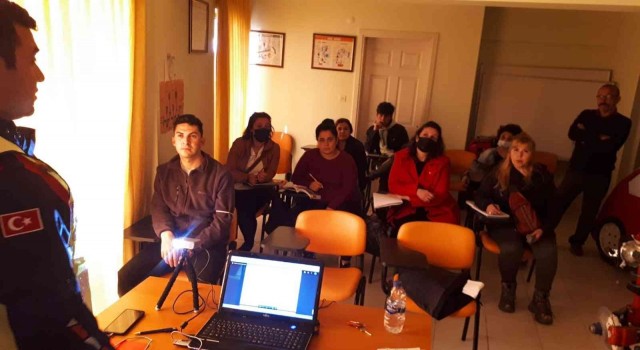 Aydında 2 bin 78 sürücü adayına son dersi jandarma ekipleri verdi