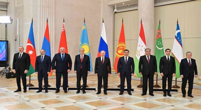 Azerbaycan Cumhurbaşkanı Aliyev, BDT Devlet Başkanları toplantısına katıldı
