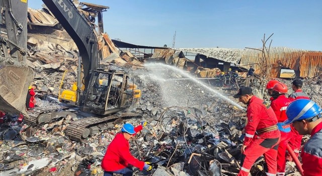 Bağdatta enkaz kaldırma çalışması sırasında patlama: 2 yaralı