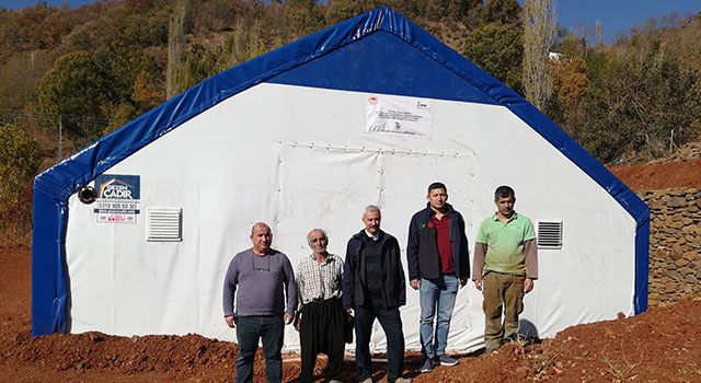 Bahçe İlçesi’nde çadır ahırların kurulumu tamamlandı